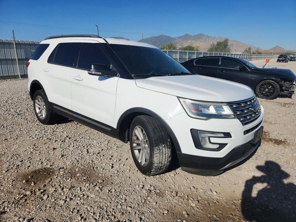 2017 FORD EXPLORER XLT 4