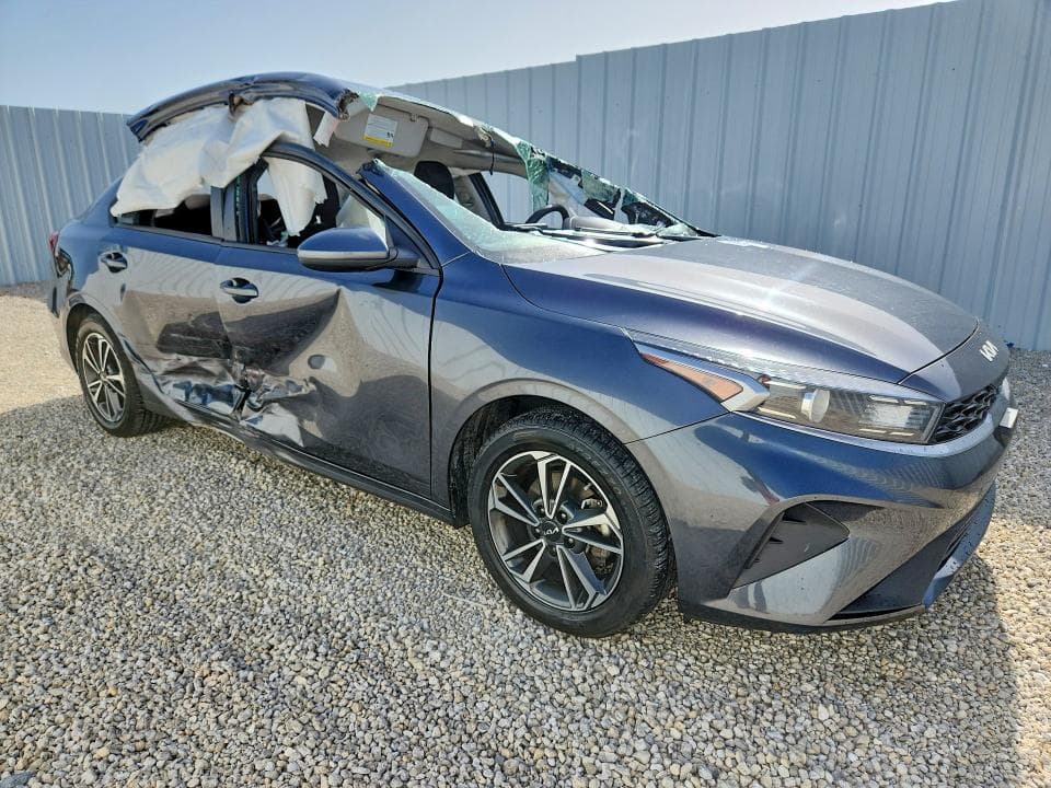 2023 KIA FORTE LXS 4