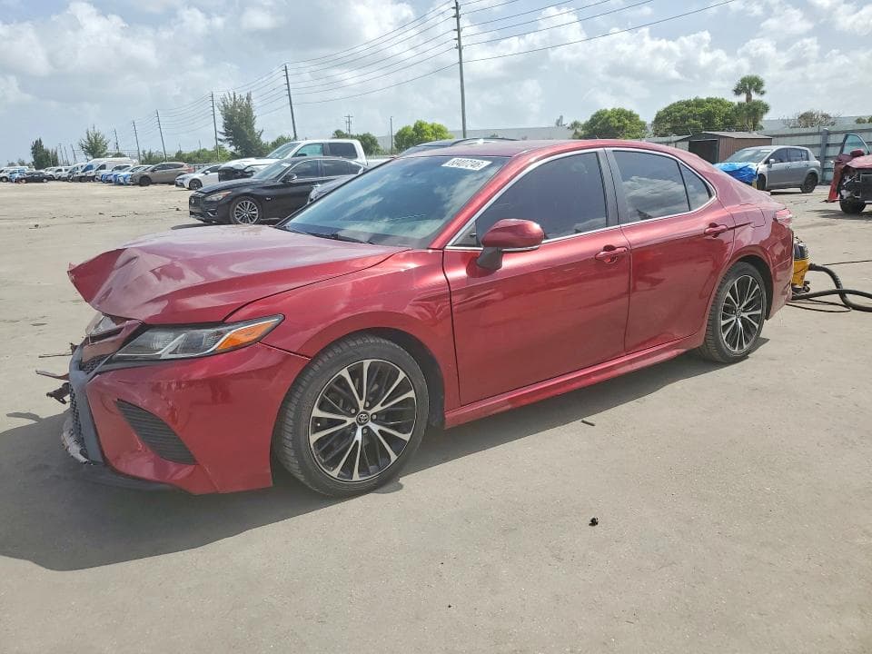 2018 TOYOTA CAMRY SE