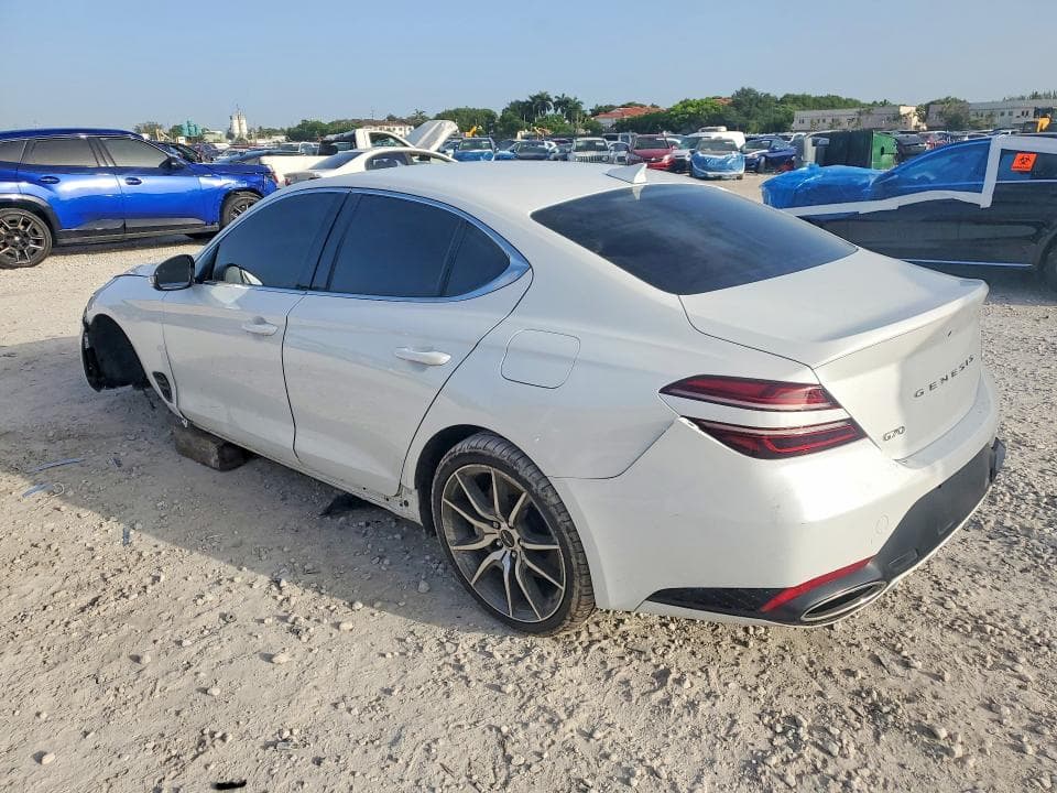 2025 GENESIS G70 2.5T STANDARD 2