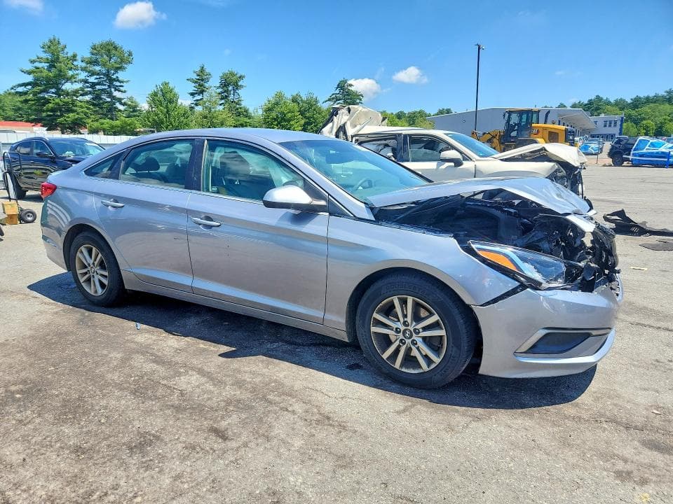 2017 HYUNDAI SONATA SE 4