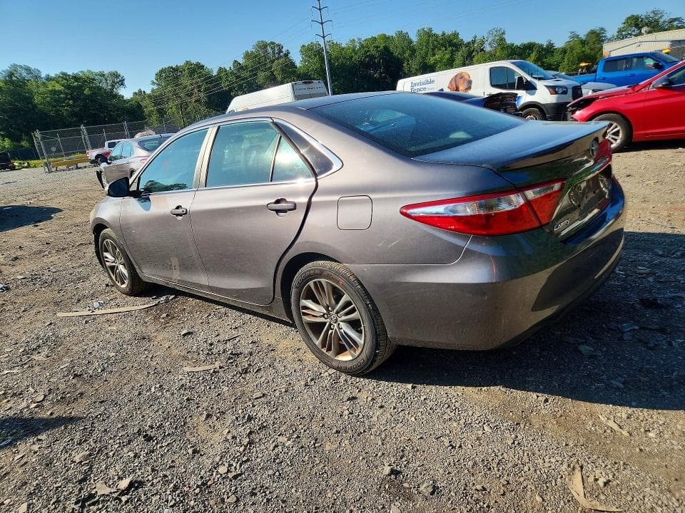 2017 TOYOTA CAMRY SE 2