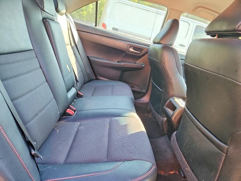 2017 TOYOTA CAMRY SE 10