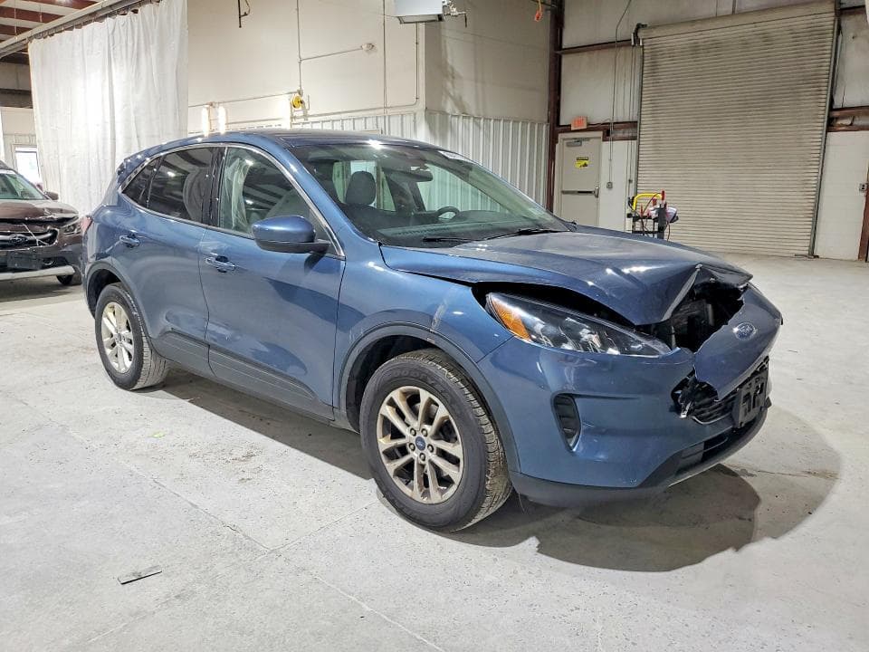 2020 FORD ESCAPE SE 4
