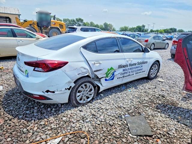 2019 HYUNDAI ELANTRA SE 3