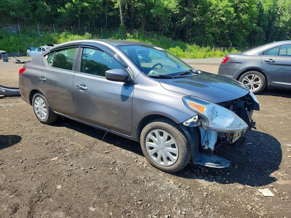 2017 NISSAN VERSA 1.6 SV 4