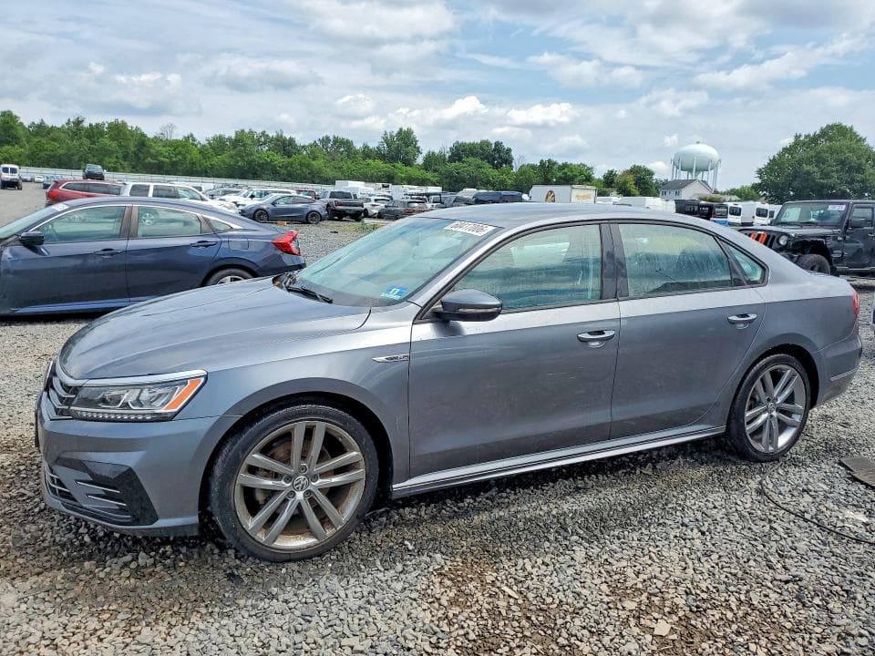 2018 VOLKSWAGEN PASSAT S - 1
