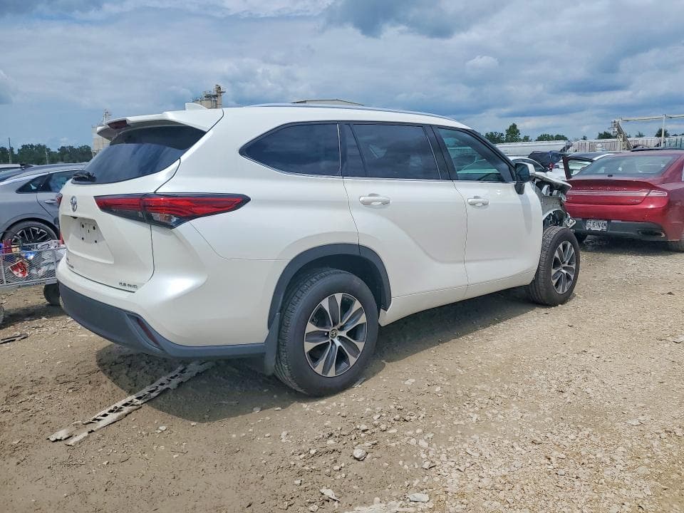 2020 TOYOTA HIGHLANDER XLE 3
