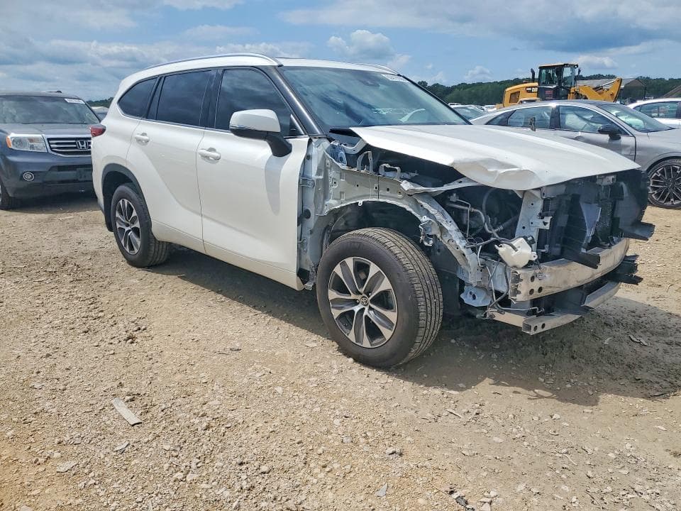 2020 TOYOTA HIGHLANDER XLE 4