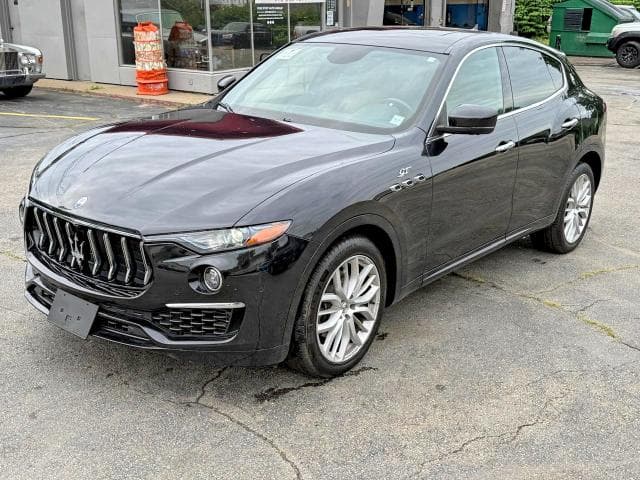 2022 MASERATI LEVANTE BASE