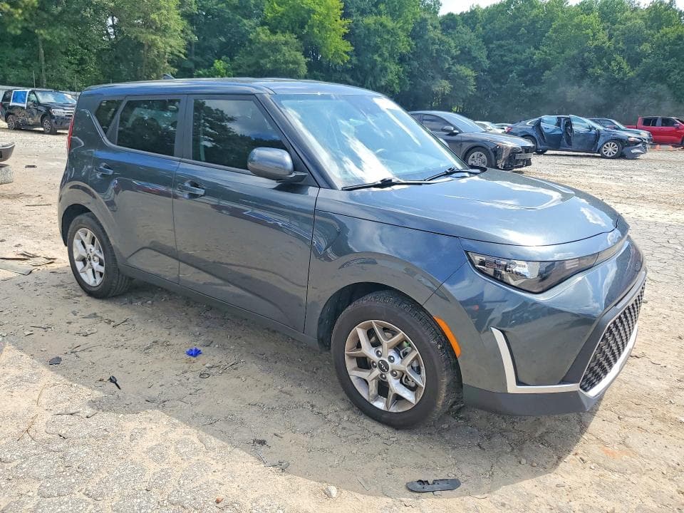 2025 KIA SOUL LX 4