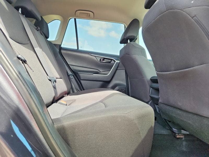 2019 TOYOTA RAV4 LE 11