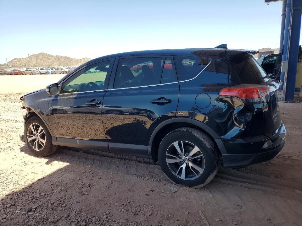 2017 TOYOTA RAV4 XLE 2