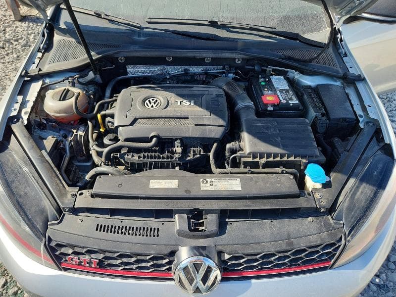 2017 VOLKSWAGEN GTI S/SE 11