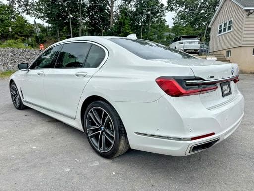 2021 BMW 750 XI 2
