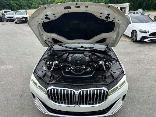 2021 BMW 750 XI 8