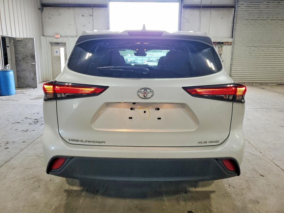 2022 TOYOTA HIGHLANDER XLE 6