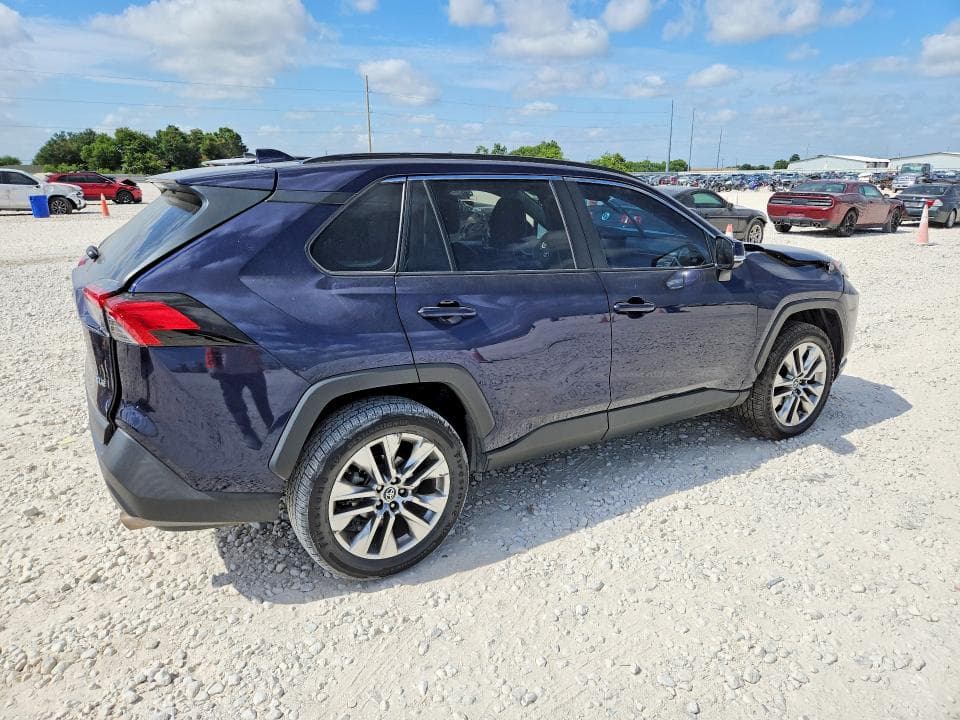 2019 TOYOTA RAV4 XLE PREMIUM 3