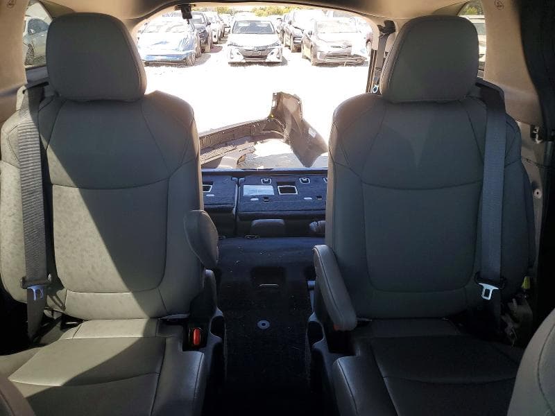 2025 TOYOTA SIENNA XLE 7-PASSENGER 10