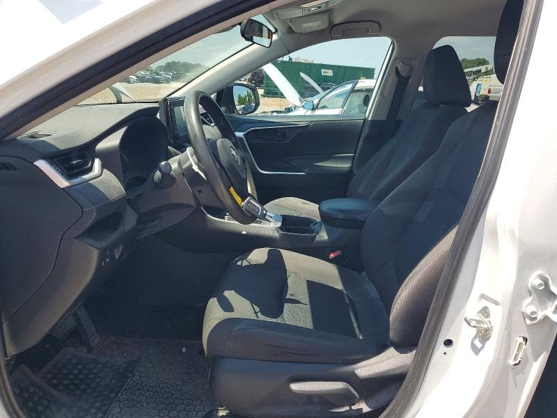 2019 TOYOTA RAV4 LE LE 7