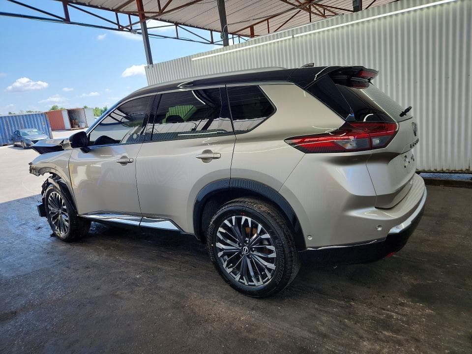 2026 NISSAN ROGUE PLATINUM 2