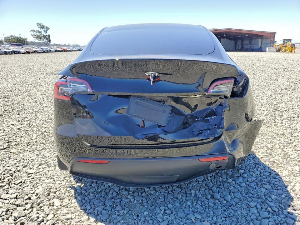 2023 TESLA MODEL Y 6
