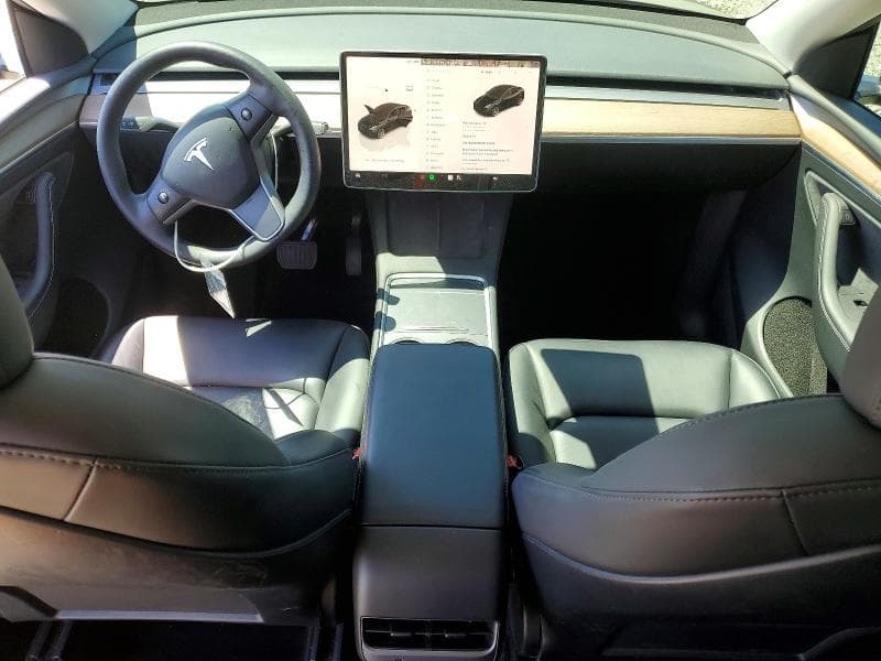 2023 TESLA MODEL Y 8