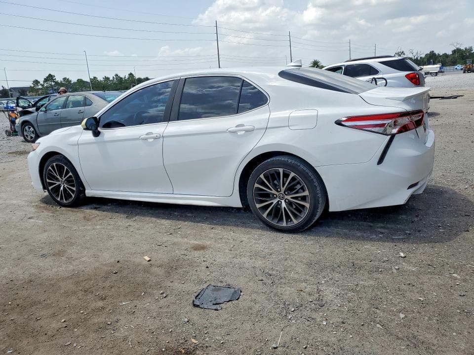 2020 TOYOTA CAMRY SE 2
