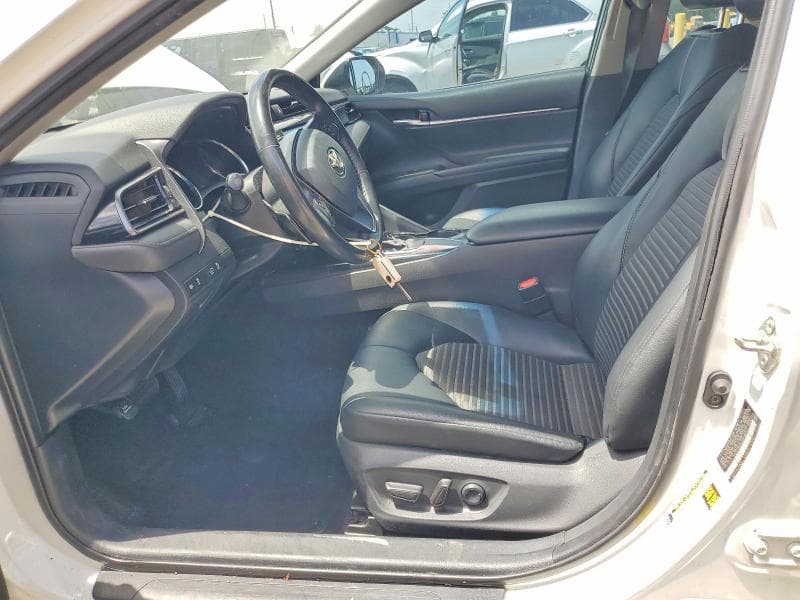 2020 TOYOTA CAMRY SE 7