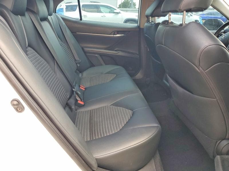 2020 TOYOTA CAMRY SE 10