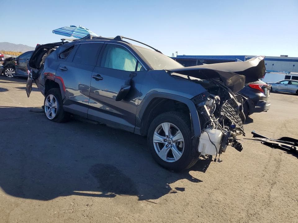 2020 TOYOTA RAV4 XLE 4
