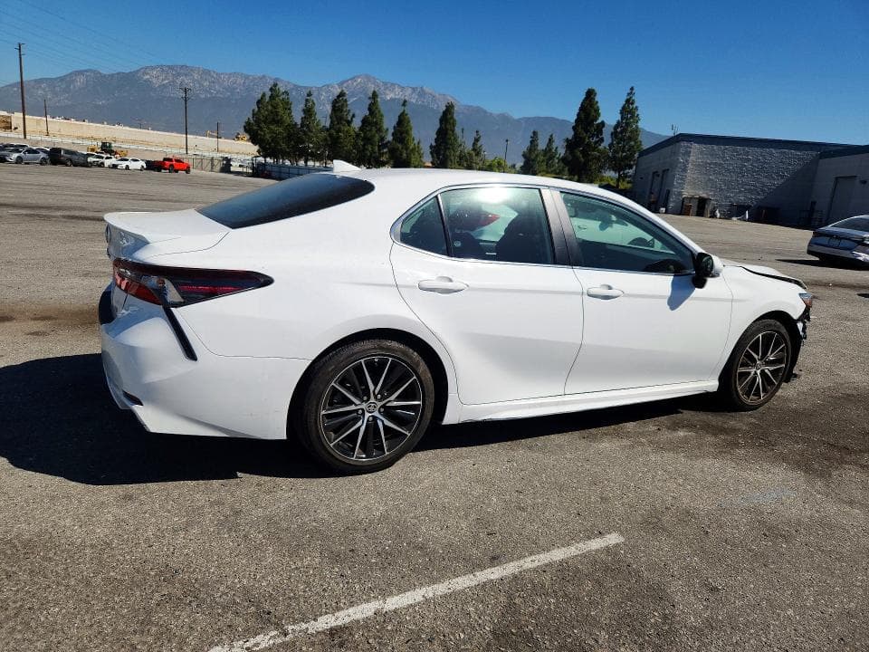 2023 TOYOTA CAMRY SE 3