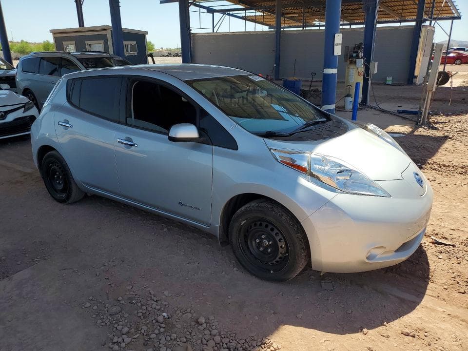 2017 NISSAN LEAF S 4