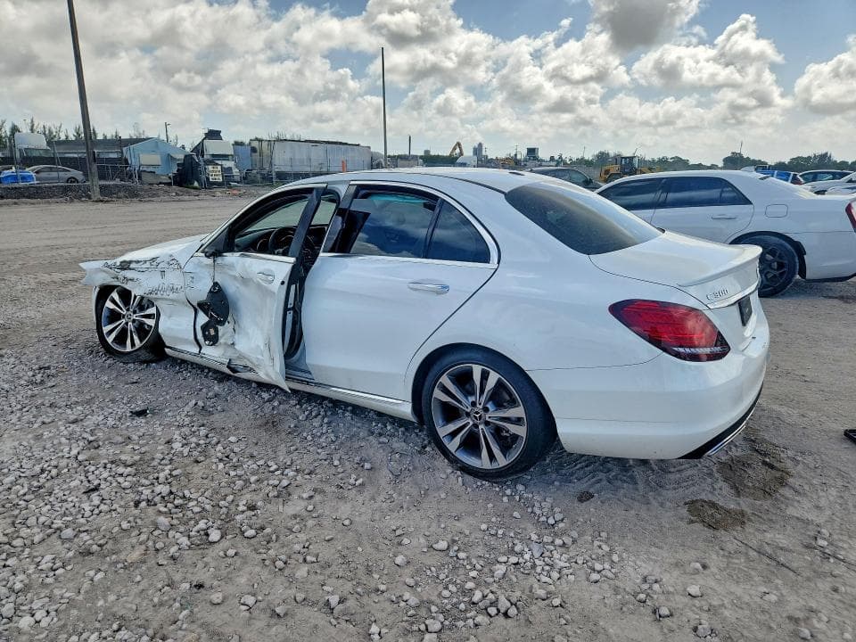 2020 MERCEDES-BENZ C 300 2