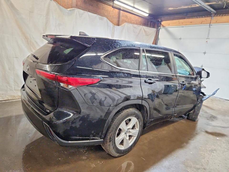 2023 TOYOTA HIGHLANDER LE 3