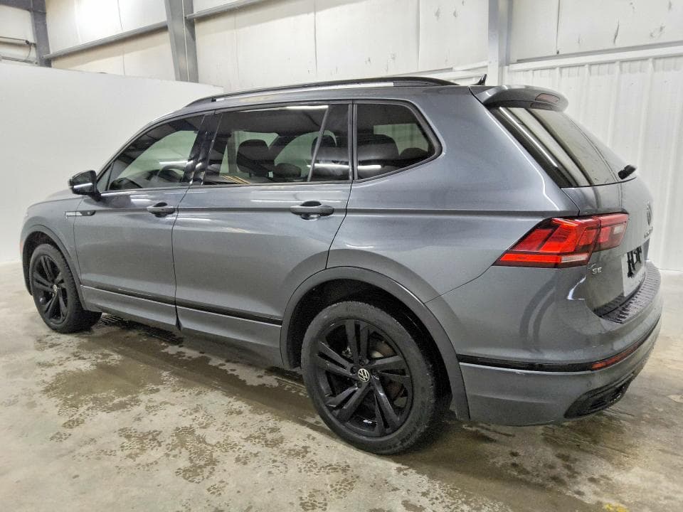 2023 VOLKSWAGEN TIGUAN SE R-LINE BLACK 2
