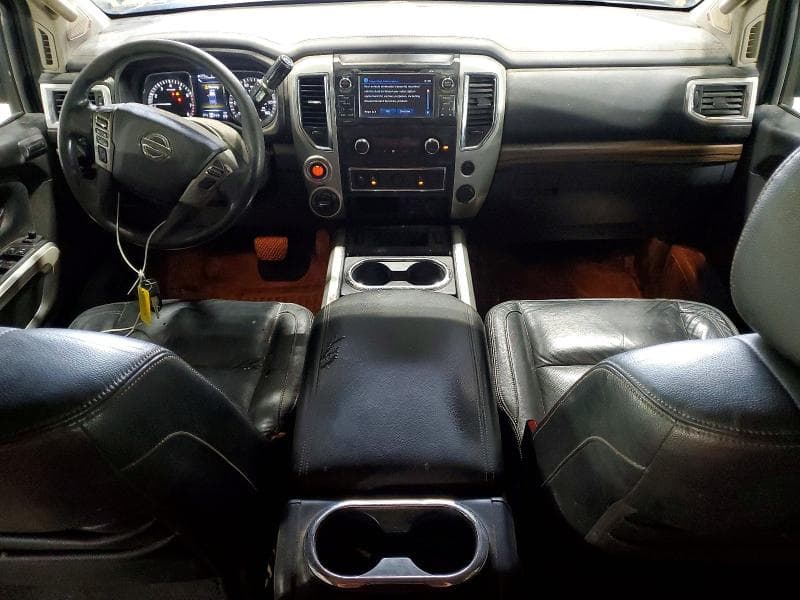2017 NISSAN TITAN SL 8