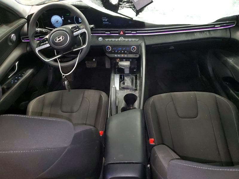 2024 HYUNDAI ELANTRA SEL SEL 8