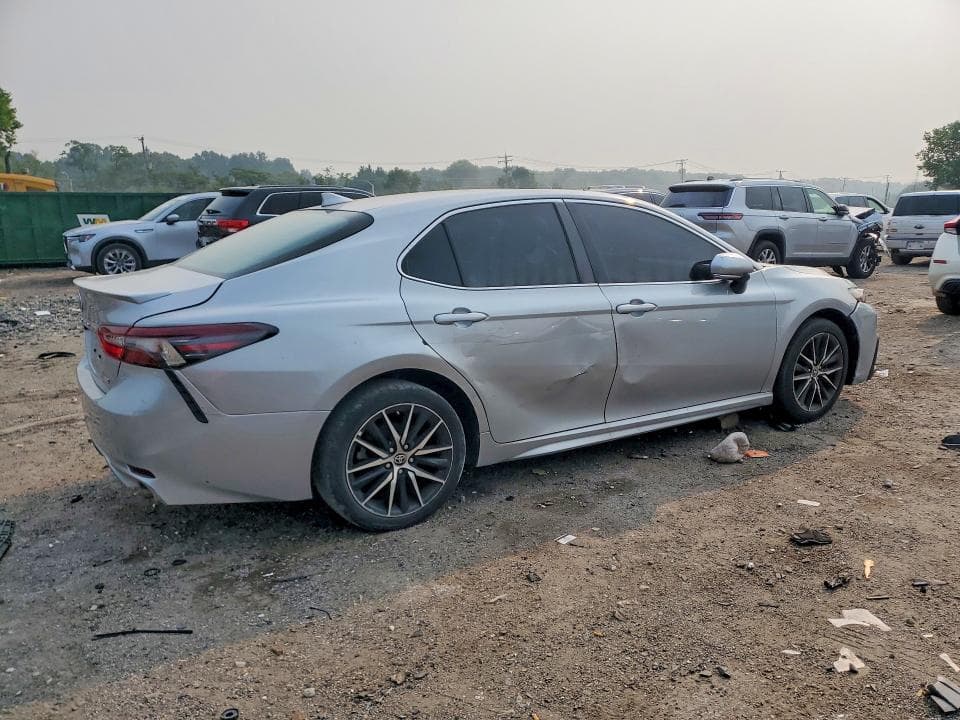 2022 TOYOTA CAMRY SE SE 3