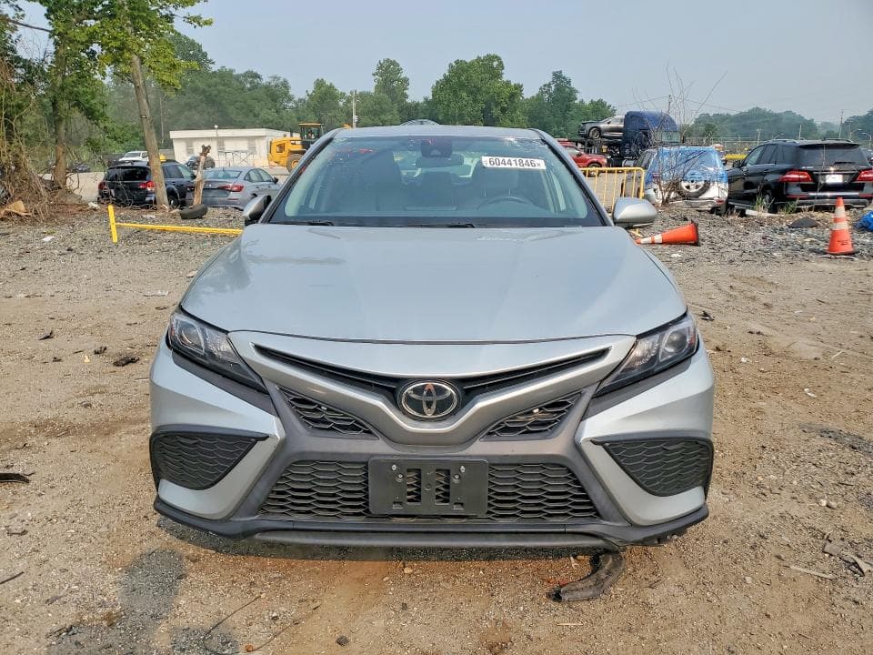 2022 TOYOTA CAMRY SE SE 5