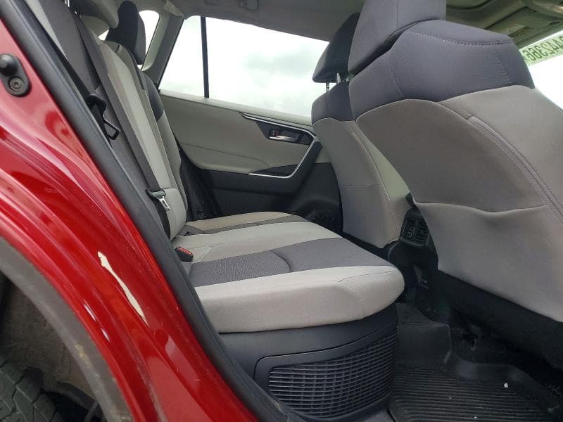 2022 TOYOTA RAV4 XLE 11