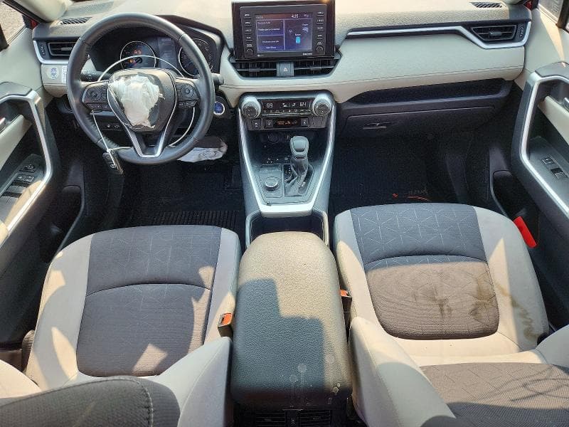 2022 TOYOTA RAV4 XLE 8