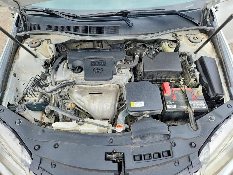 2016 TOYOTA CAMRY SE 11