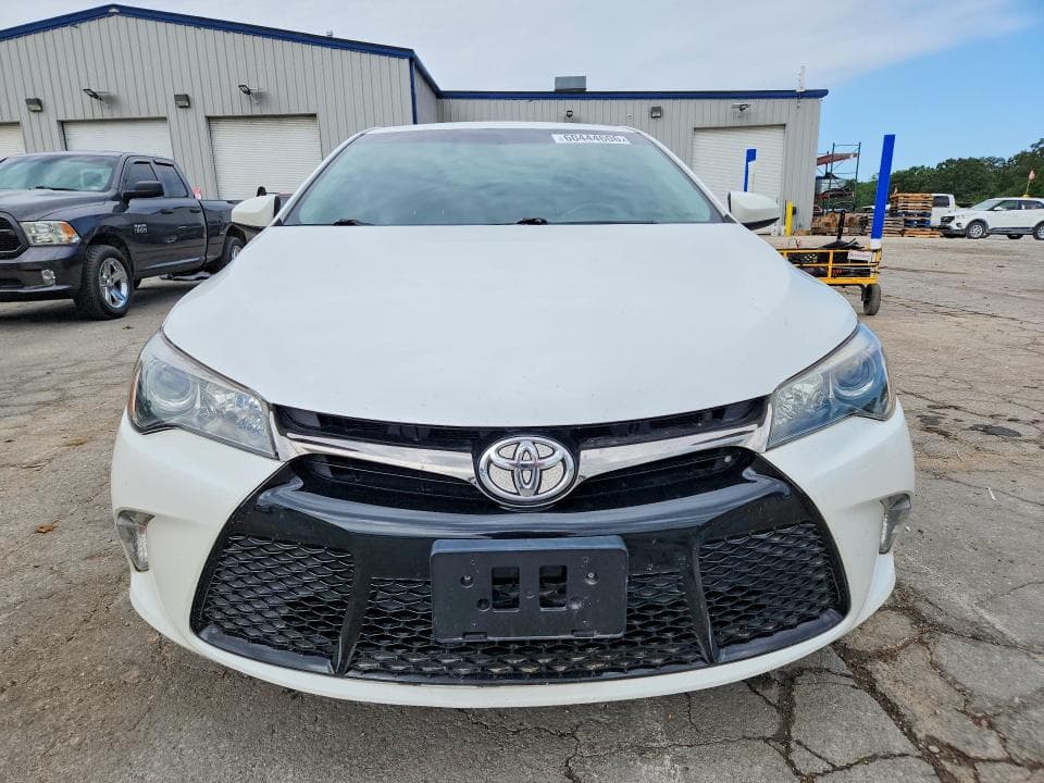2016 TOYOTA CAMRY SE 5