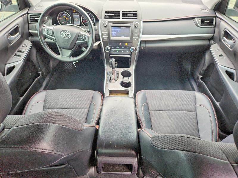 2016 TOYOTA CAMRY SE 8