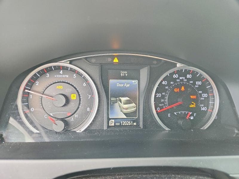 2016 TOYOTA CAMRY SE 9