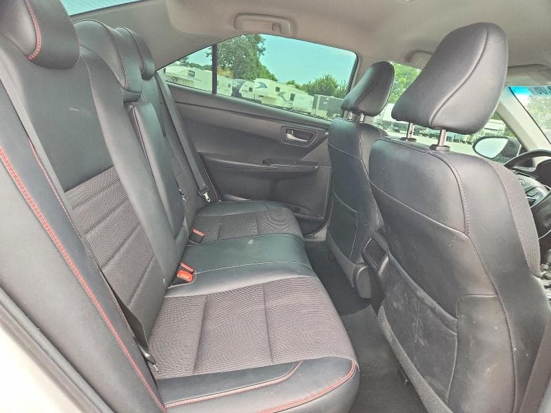 2016 TOYOTA CAMRY SE 10