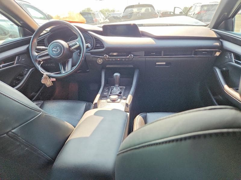 2021 MAZDA 3 PREMIUM 8