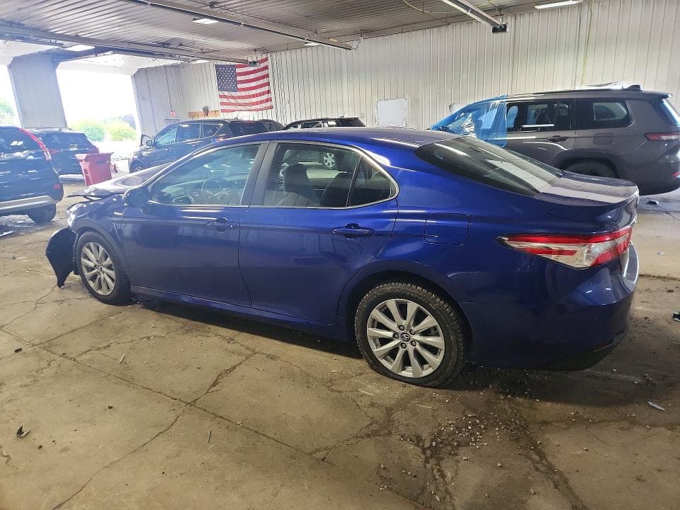 2018 TOYOTA CAMRY LE 2