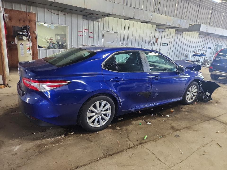 2018 TOYOTA CAMRY LE 3